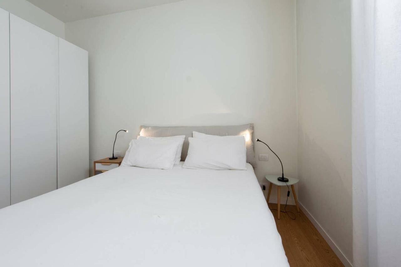 Joivy 1Br Apt In Isola With Stunning View To Bosco Verticale Milan Luaran gambar